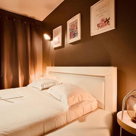بروج The Rose Suites المظهر الخارجي الصورة